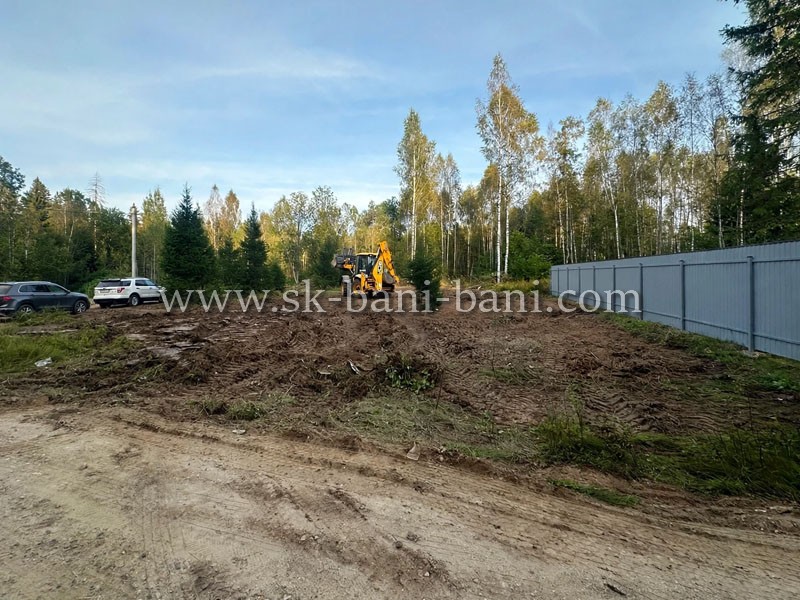 Расчистка загородного участка трактором от деревьев и кустарников Расчистка загородного участка трактором от деревьев и кустарников